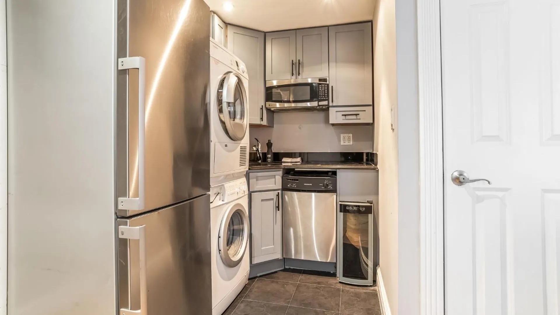 Charming 2-Bed 1-Bath Apartment In Turtle Bay Νέα Υόρκη